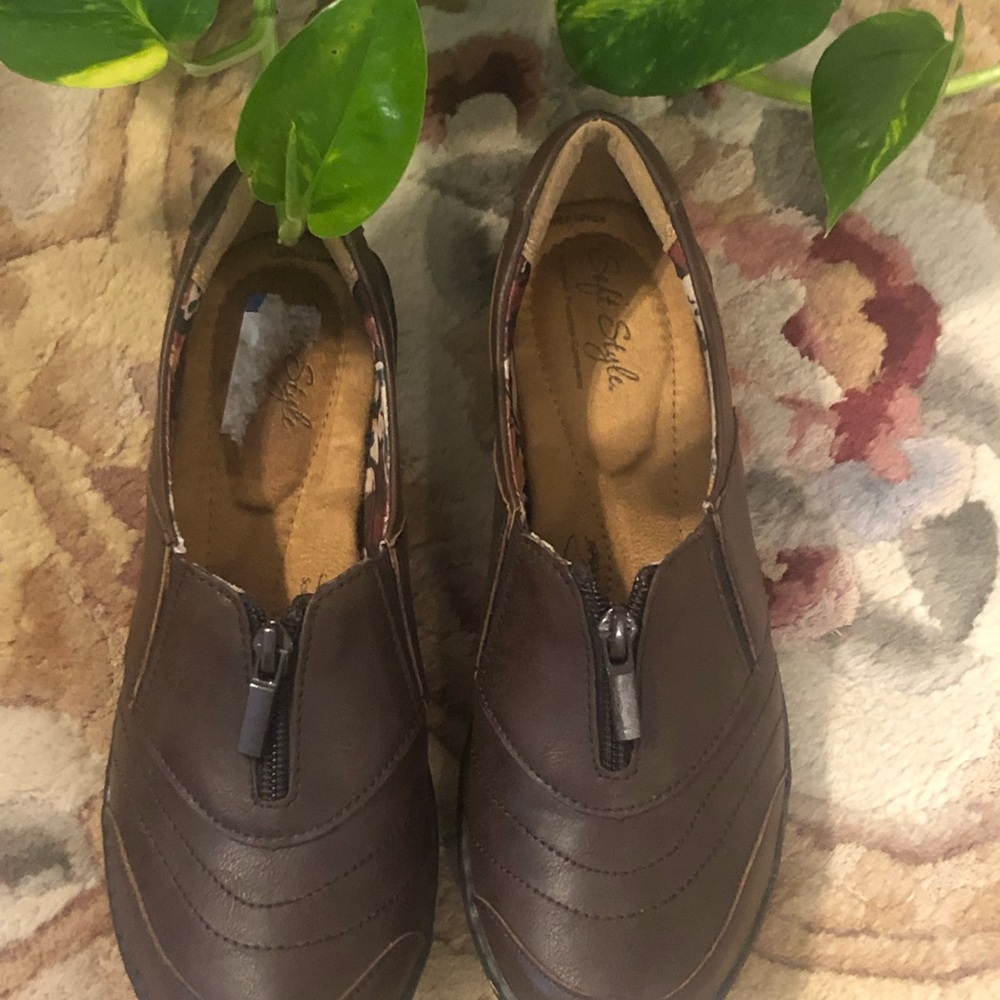 Soft Style (Hushpuppies Co) brown shoes